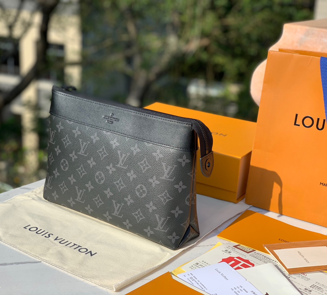 🌼 m82543尺寸：32 x 21 x 8cmLV M82543 POCHETTE VOYAGE SO