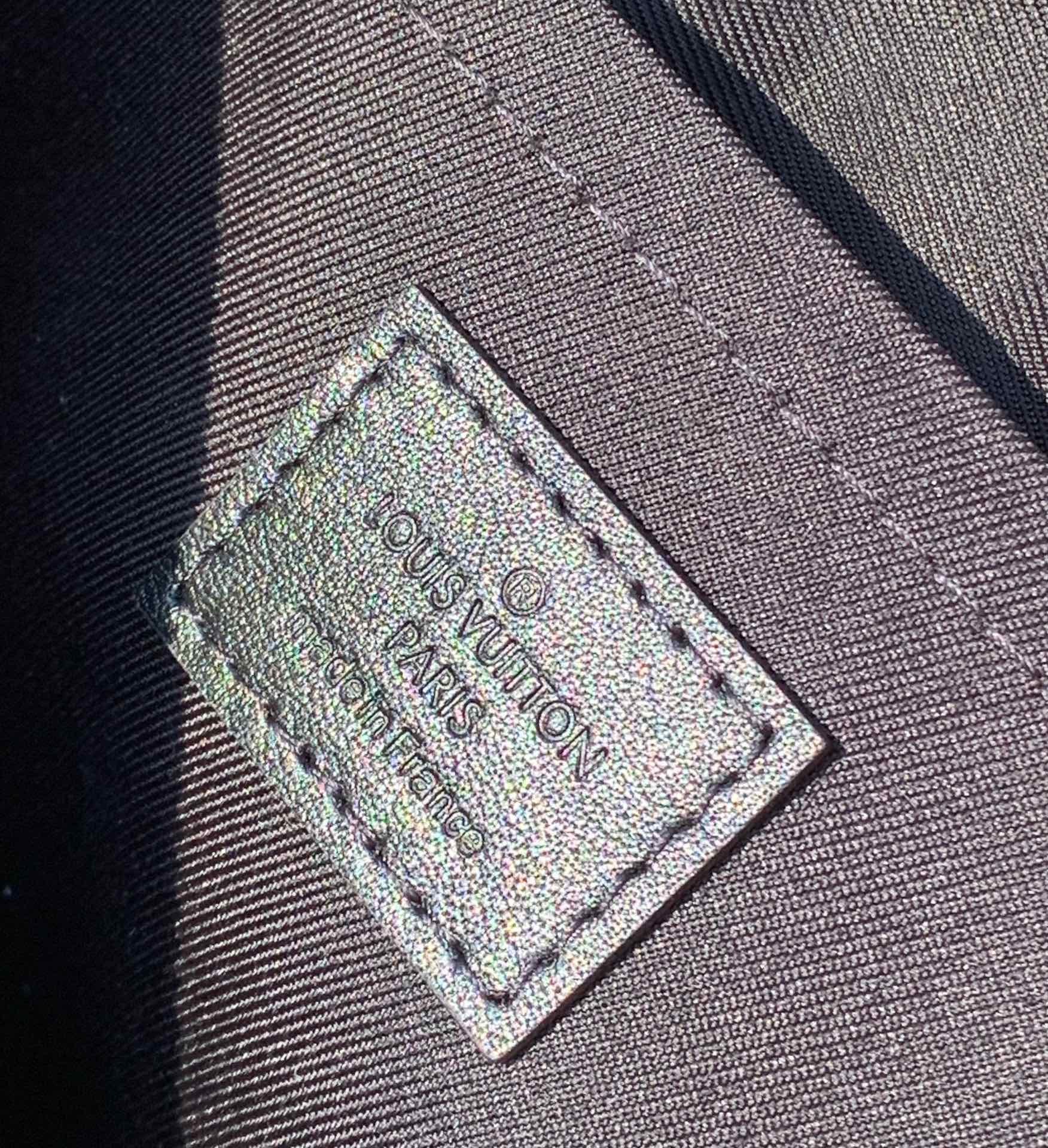 🌼 m82543尺寸：32 x 21 x 8cmLV M82543 POCHETTE VOYAGE SO