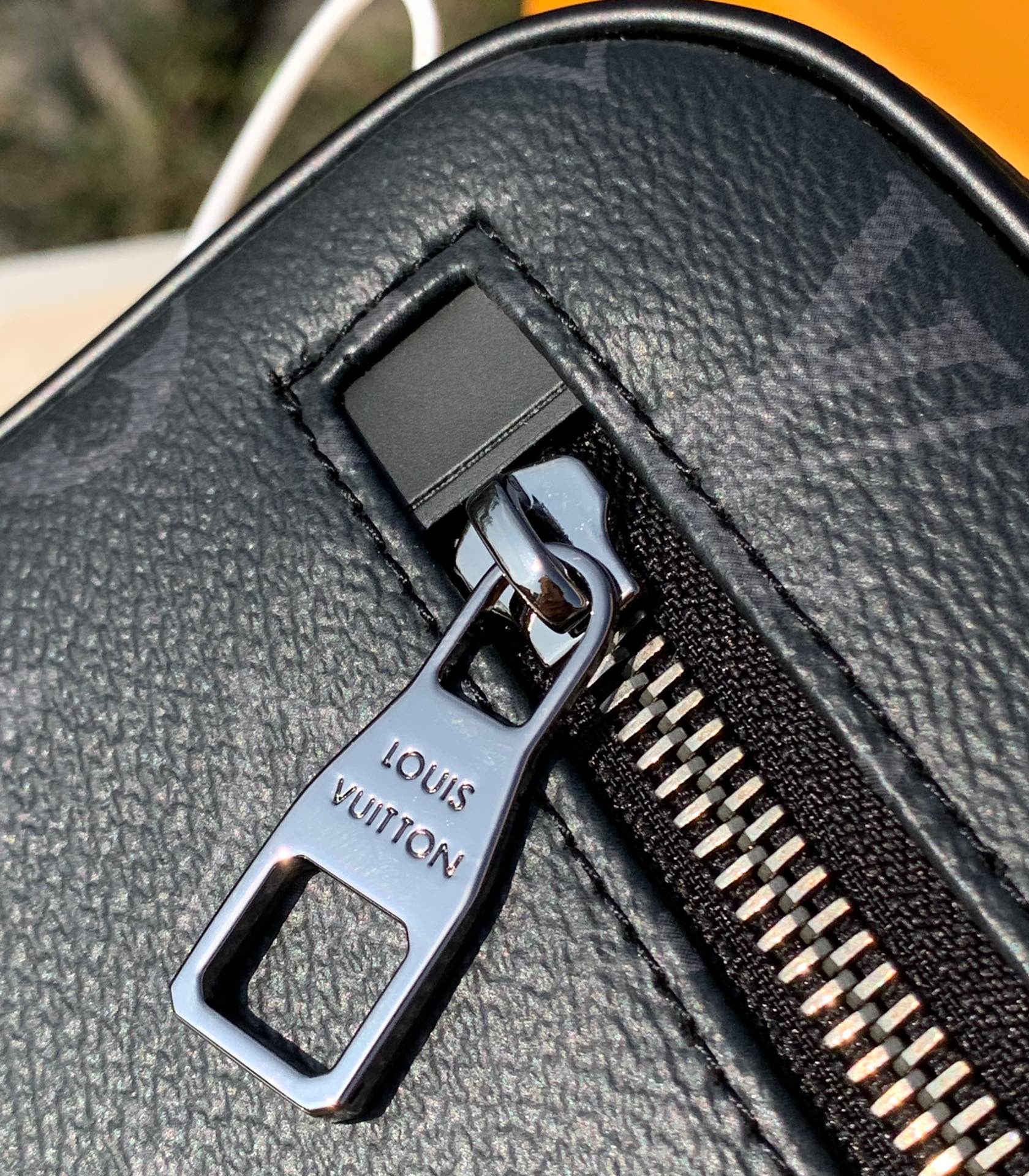 非市场普通货 进口皮料半钢五金 m42838尺寸：25×15.5×6.5cmLV M42838拉链男士手