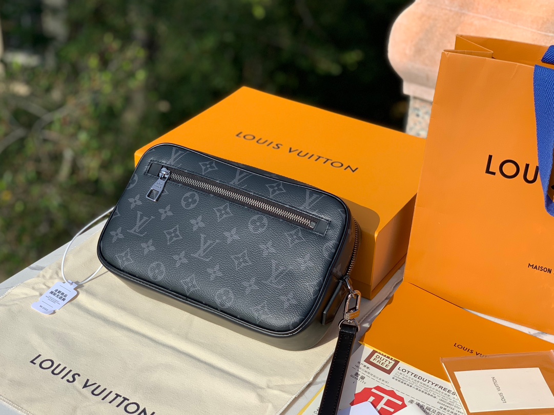 非市场普通货 进口皮料半钢五金 m42838尺寸：25×15.5×6.5cmLV M42838拉链男士手