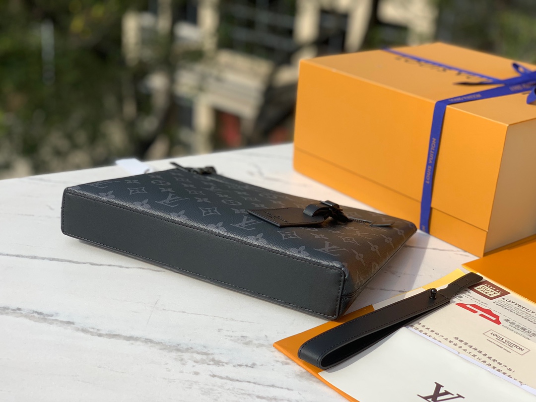 🌼 m40504尺寸:30× 22×5cm贸易公司渠道，LV Aerogram 手拿包，手包超强实用设计