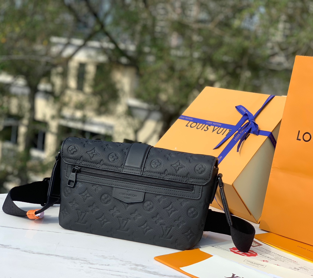 🌼 m23741尺寸：28x16x10cmLV新款S-CAPE M23741男士邮差包，海外渠道出货，这