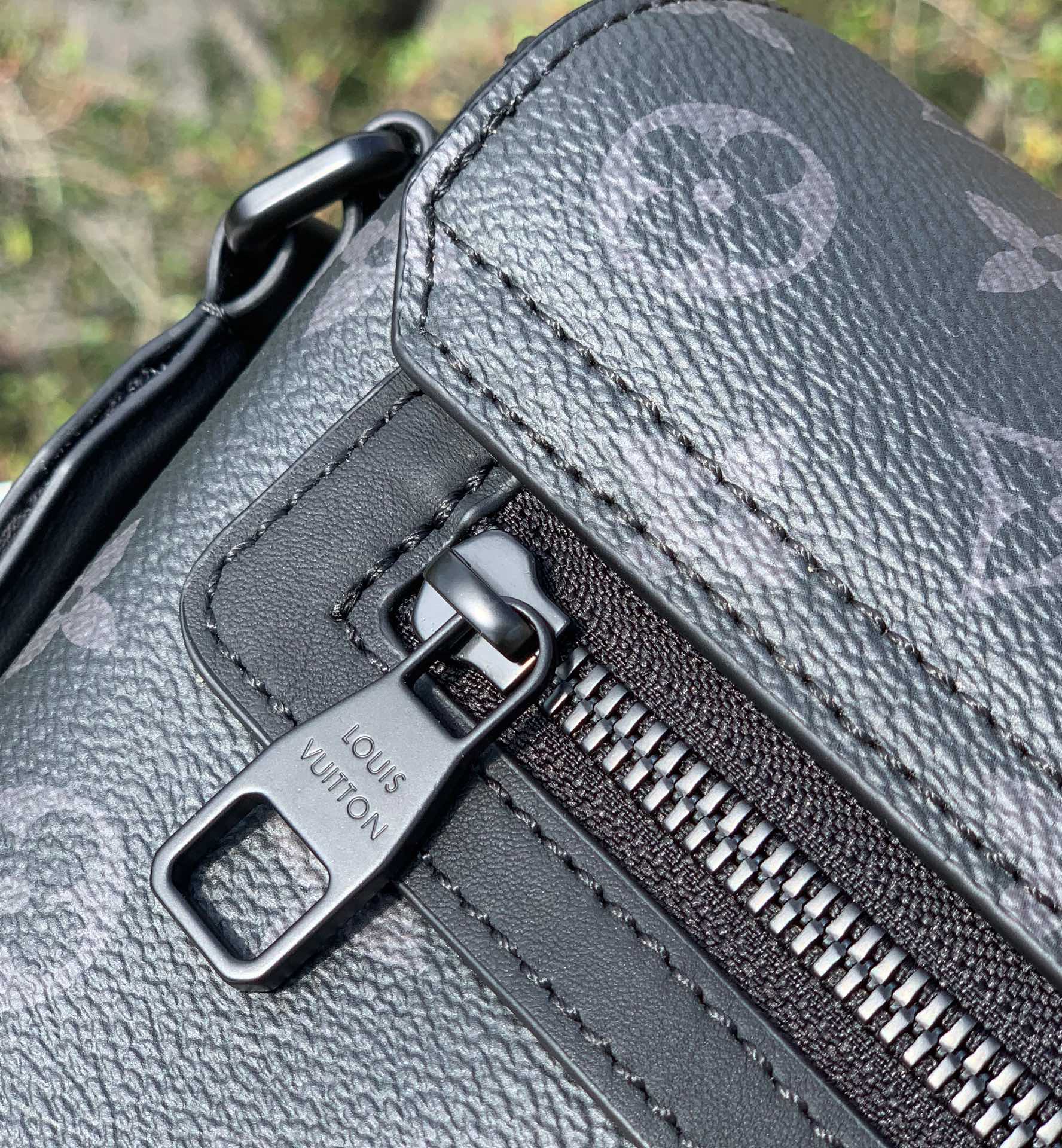 🌼 m46794尺寸：28x16x10cmLV新款S-CAPE M46794男士邮差包，海外渠道出货，经