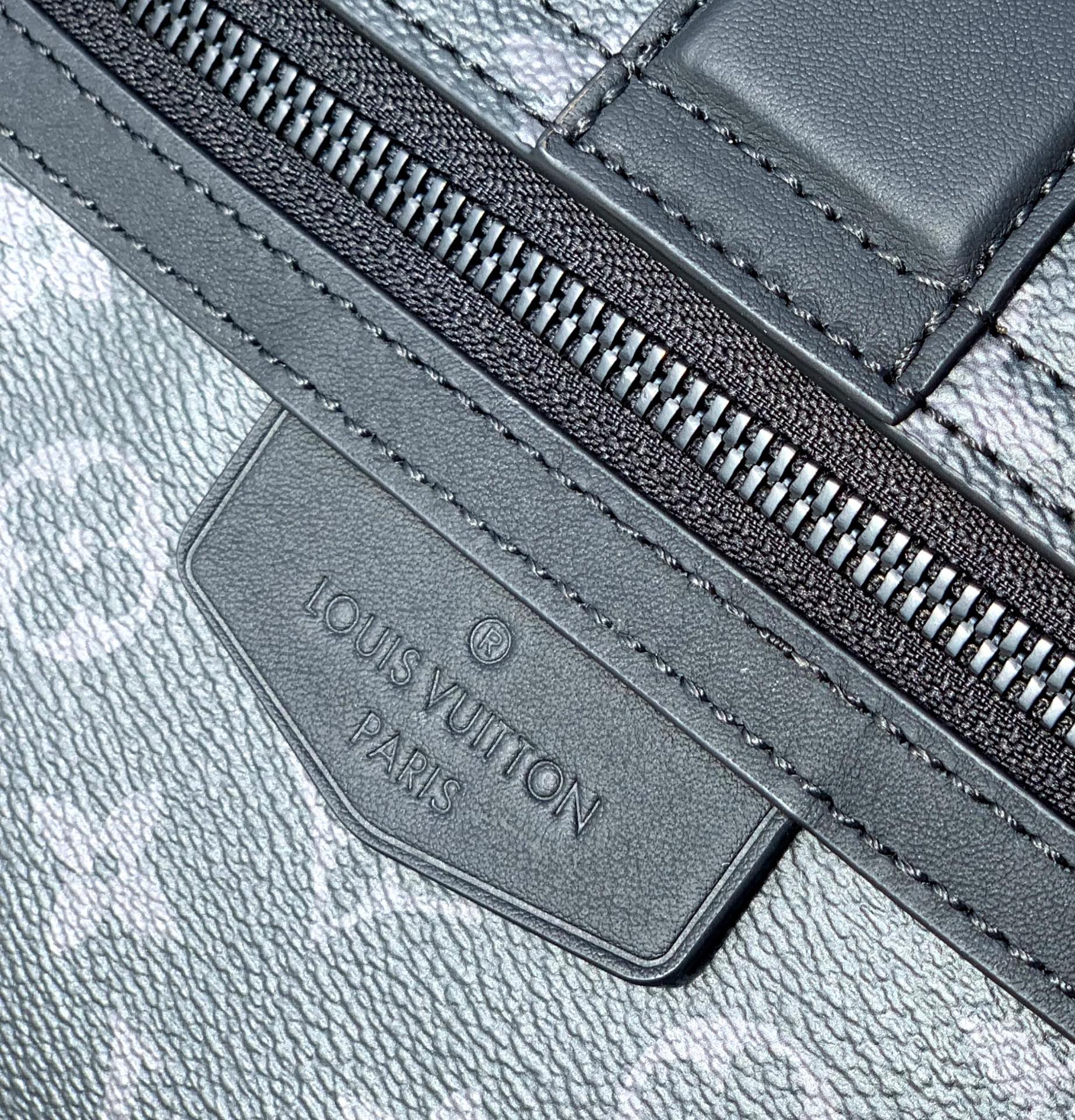 🌼 m46794尺寸：28x16x10cmLV新款S-CAPE M46794男士邮差包，海外渠道出货，经