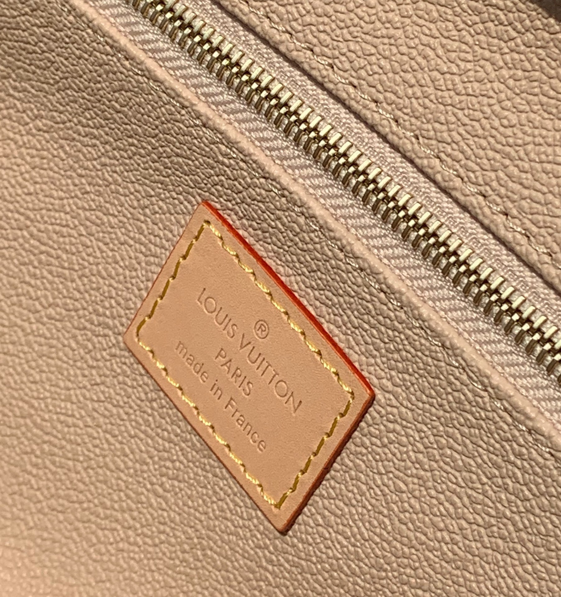 非市场普通货 进口皮料半钢五金 m44494尺寸 28x16x13cmLV Dopp lit经典老花洗漱