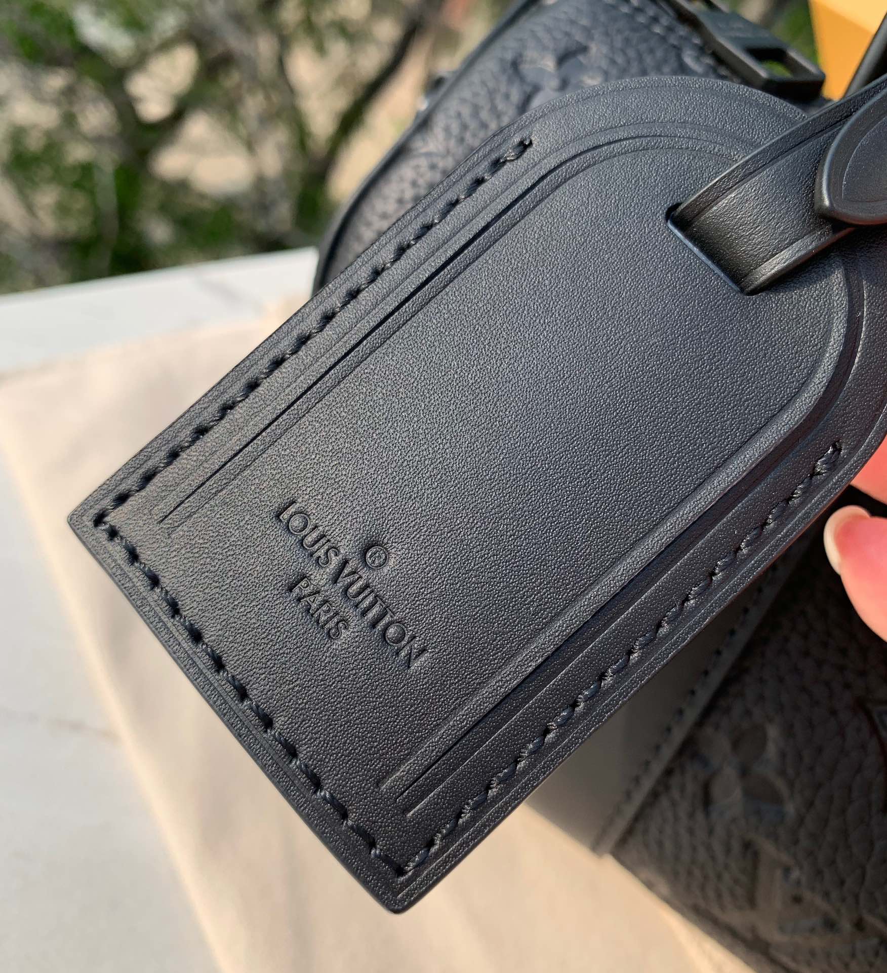 非市场普通货 进口皮料半钢五金 m20900尺寸：22 x 18 x 8cm海外渠道订单！LV keep