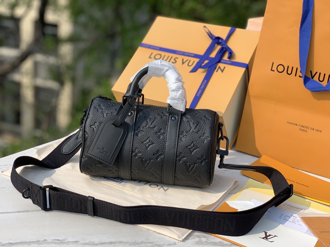 🌼 m20900尺寸：22 x 18 x 8cm海外渠道订单！LV keepall25系列全皮邮差包，M