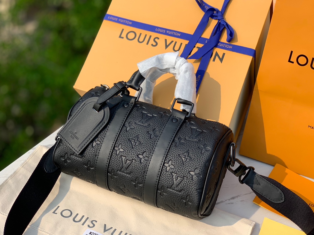 非市场普通货 进口皮料半钢五金 m20900尺寸：22 x 18 x 8cm海外渠道订单！LV keep