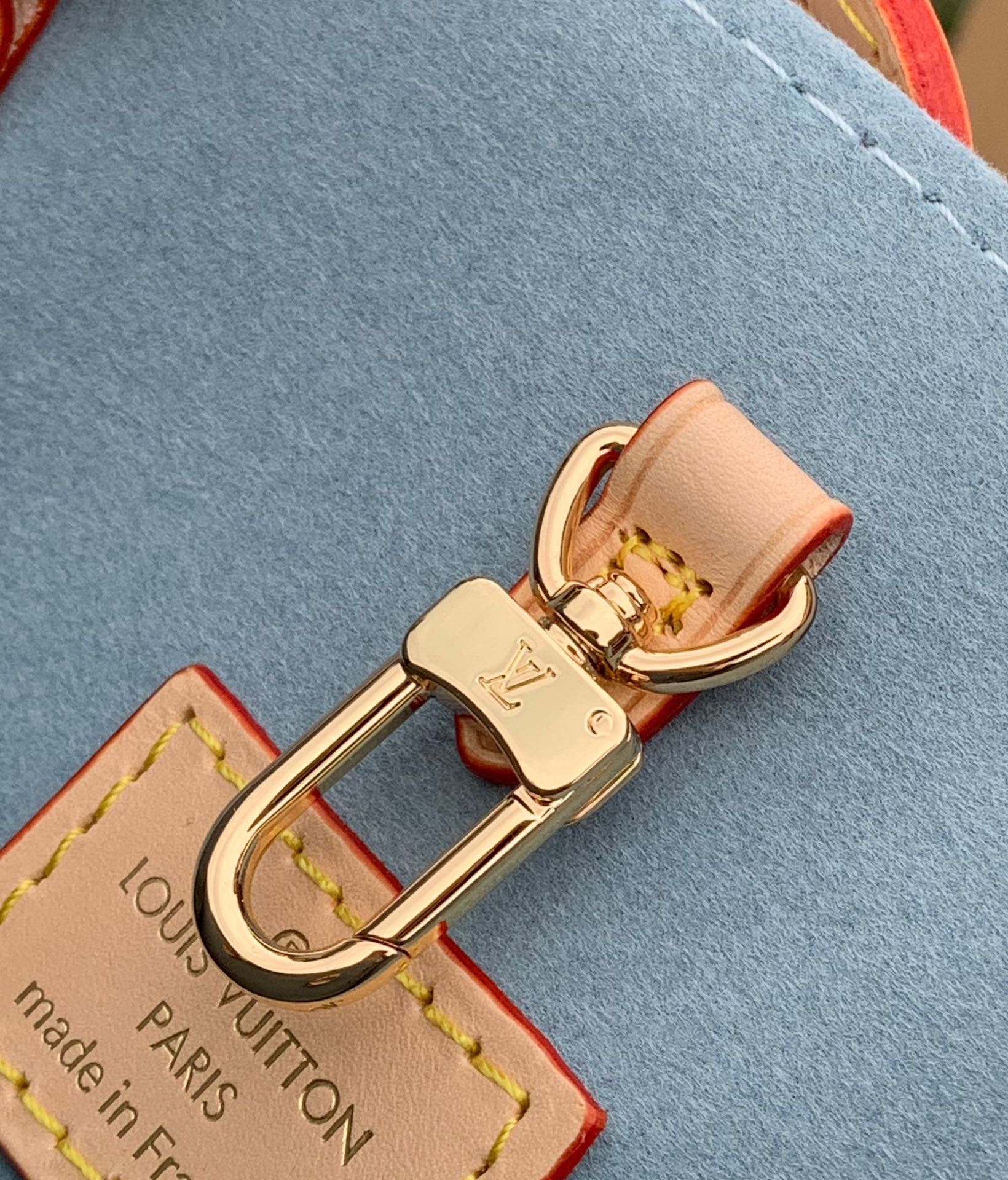 🌼 m40518尺寸：35 x 27 x 14 cm海外渠道订单！LV早春限定色 M40518 Onth