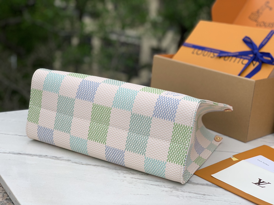 🌼 m40518尺寸：35 x 27 x 14 cm海外渠道订单！LV早春限定色 M40518 Onth