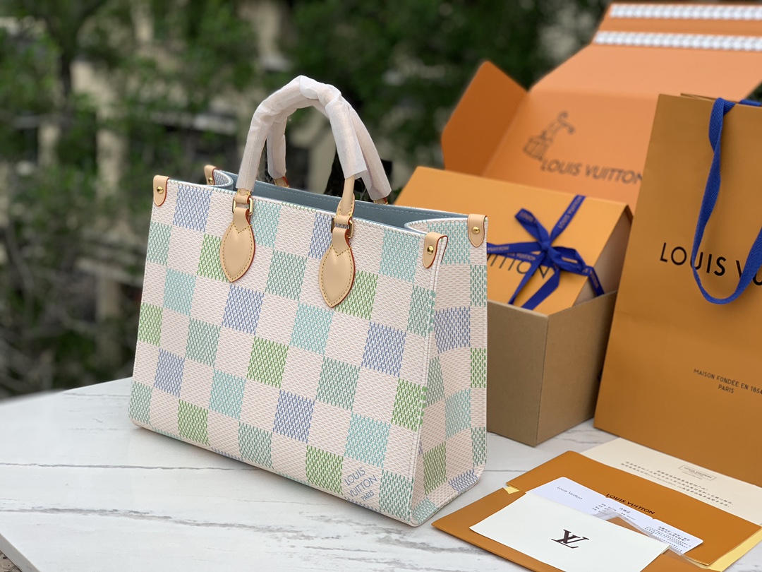 🌼 m40518尺寸：35 x 27 x 14 cm海外渠道订单！LV早春限定色 M40518 Onth