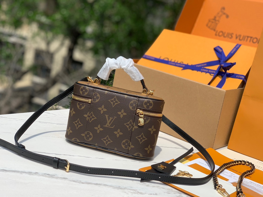 🌼 m47125尺寸：19 x 11.5 x 6.5cm海外渠道订单！24年新款升级Vanity化妆包M