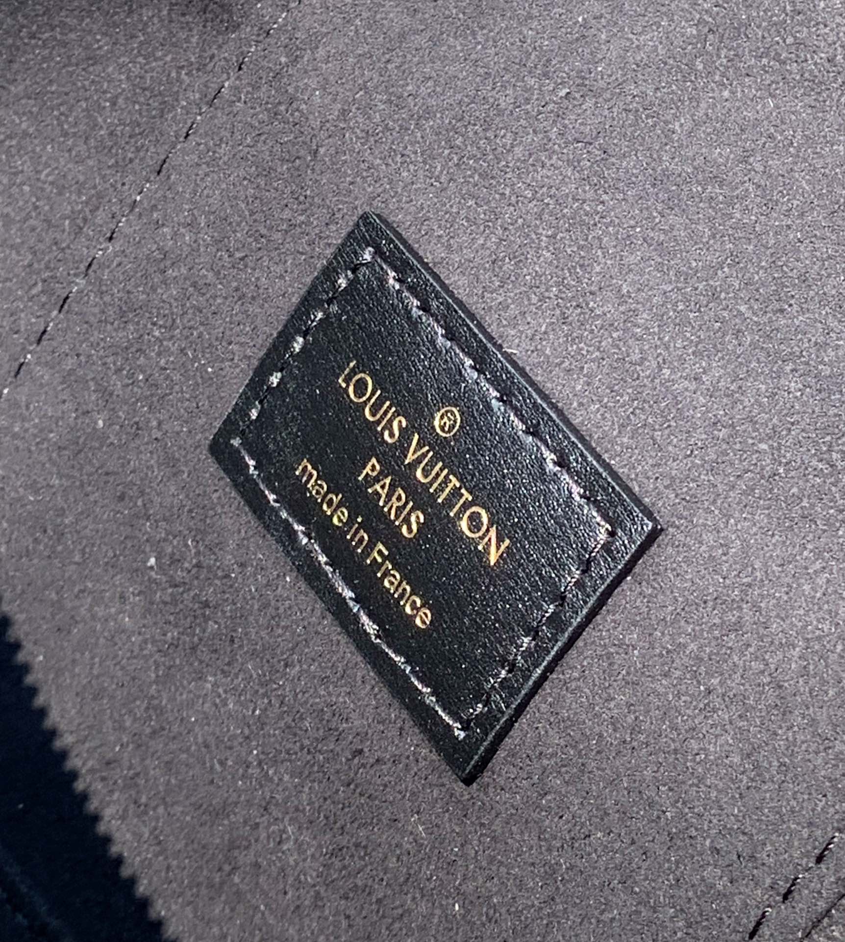 🌼 m47125尺寸：19 x 11.5 x 6.5cm海外渠道订单！24年新款升级Vanity化妆包M