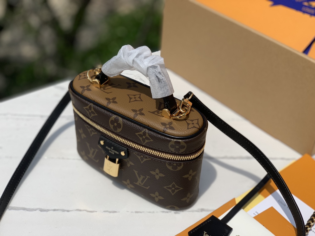 🌼 m47125尺寸：19 x 11.5 x 6.5cm海外渠道订单！24年新款升级Vanity化妆包M