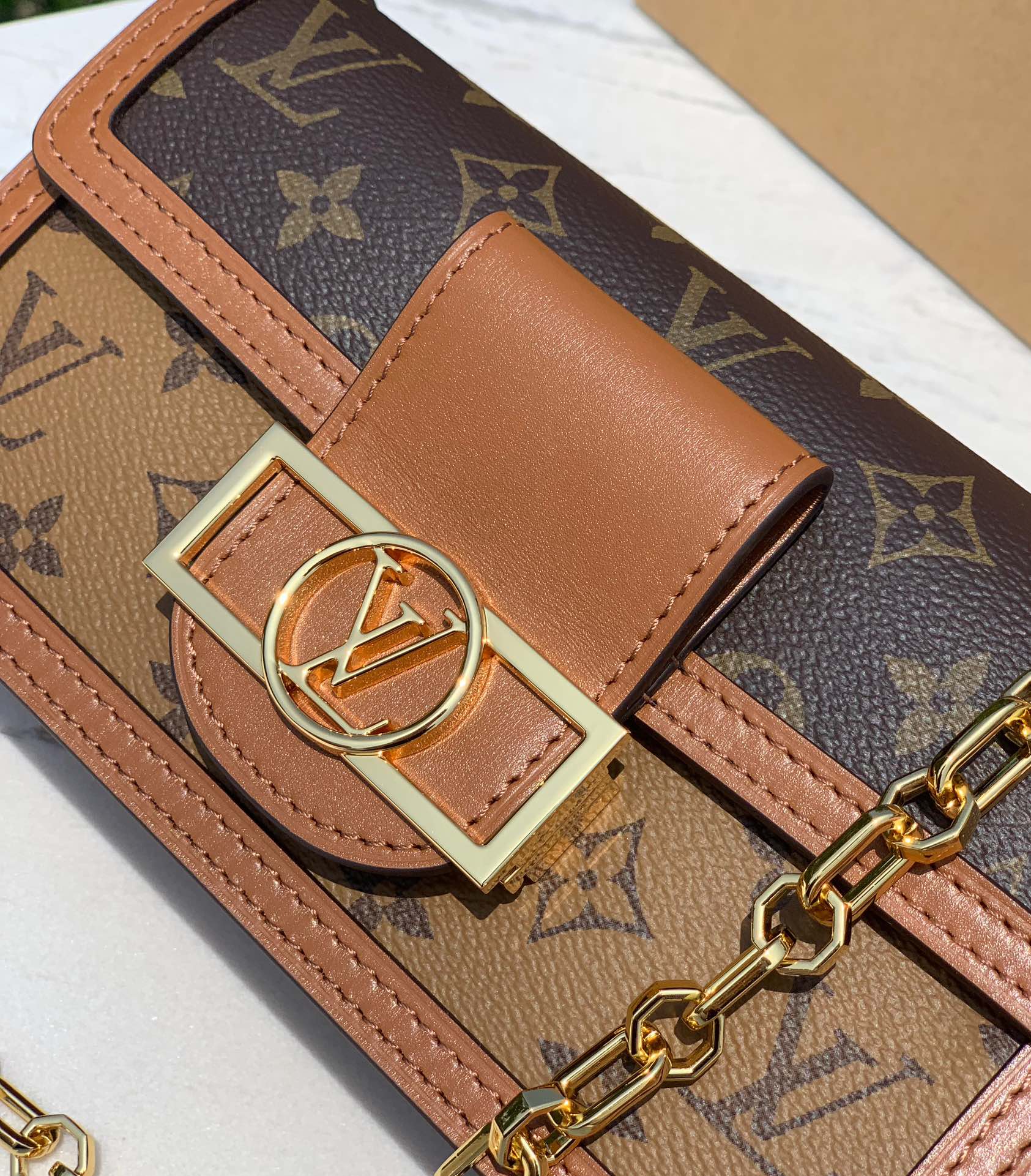 非市场普通货 进口皮料半钢五金 m46757尺寸:21 ×12 ×5cm海外渠道订单！24年新款DAUP