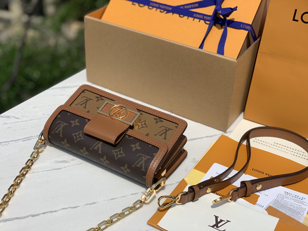 非市场普通货 进口皮料半钢五金 m46757尺寸:21 ×12 ×5cm海外渠道订单！24年新款DAUP