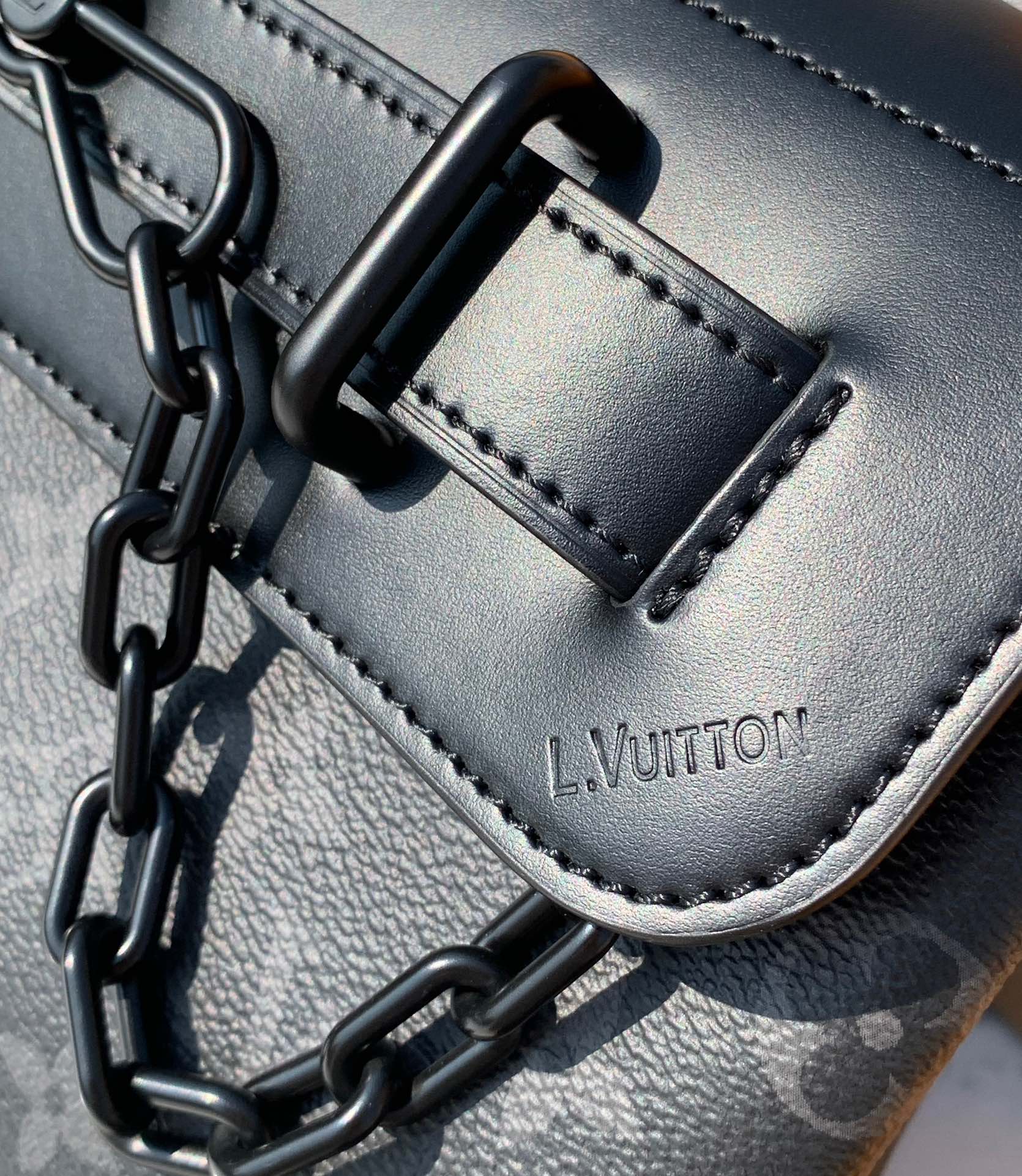 非市场普通货 进口皮料半钢五金 m46953尺寸：25×19×8cmLV 新款STEAMER 黑花盖头斜