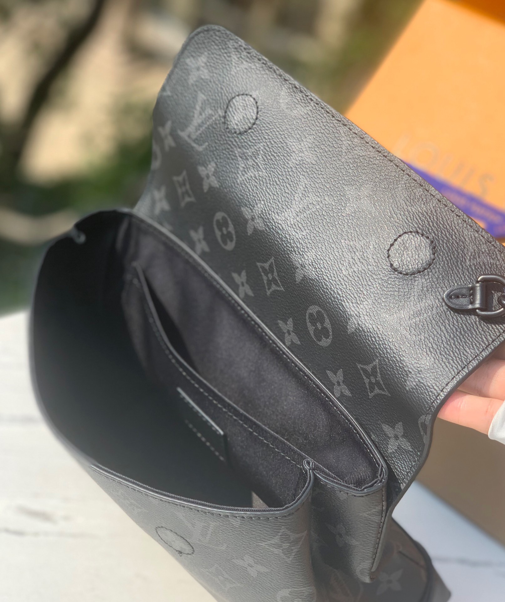 非市场普通货 进口皮料半钢五金 m46953尺寸：25×19×8cmLV 新款STEAMER 黑花盖头斜