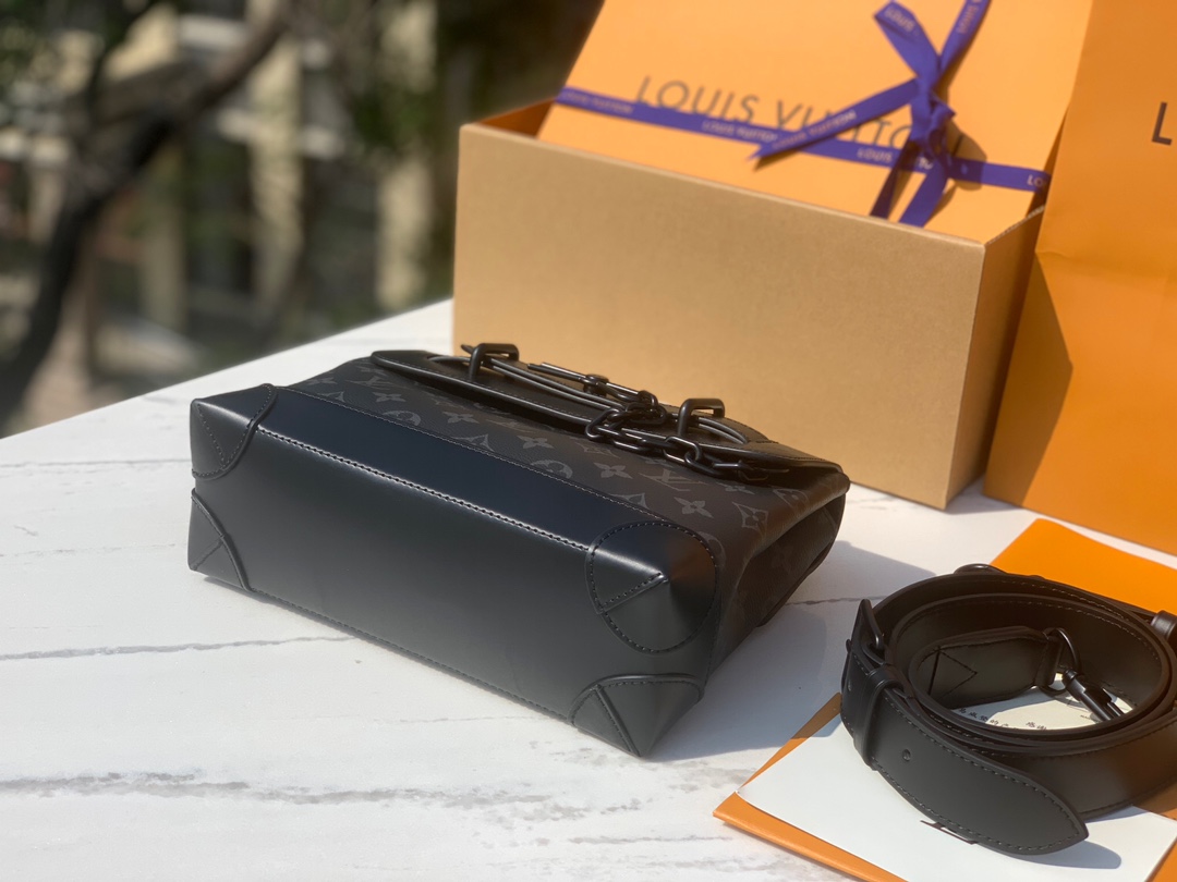 非市场普通货 进口皮料半钢五金 m46953尺寸：25×19×8cmLV 新款STEAMER 黑花盖头斜