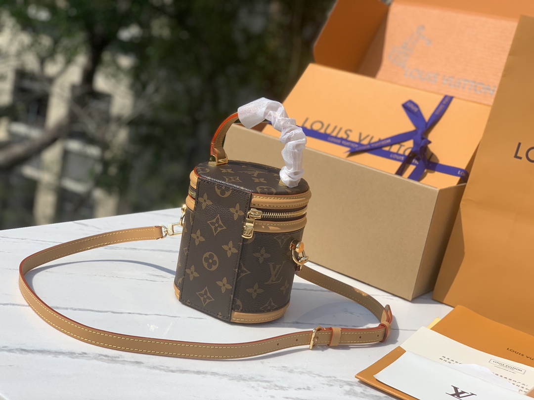 🌼 m82952尺寸：14.5×14×12 cmLV新款Nano Cannes发财桶，终于到货了，香港渠