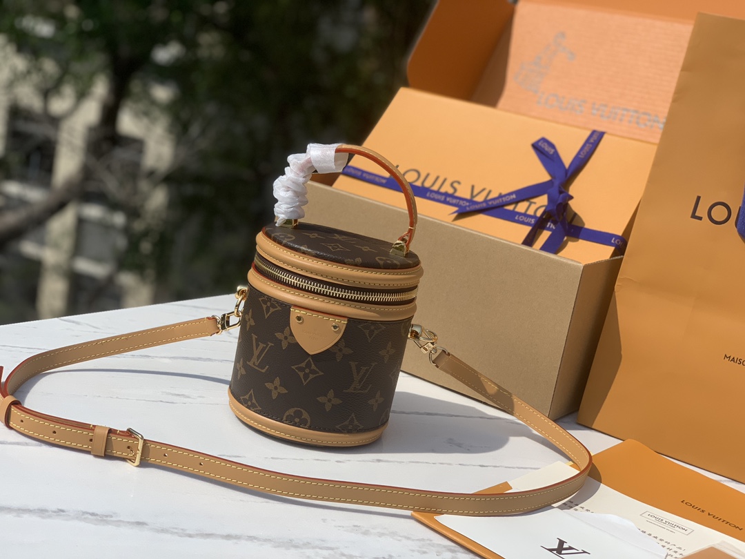 🌼 m82952尺寸：14.5×14×12 cmLV新款Nano Cannes发财桶，终于到货了，香港渠