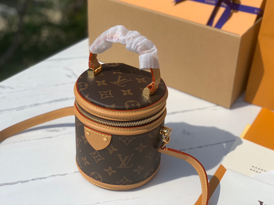 🌼 m82952尺寸：14.5×14×12 cmLV新款Nano Cannes发财桶，终于到货了，香港渠