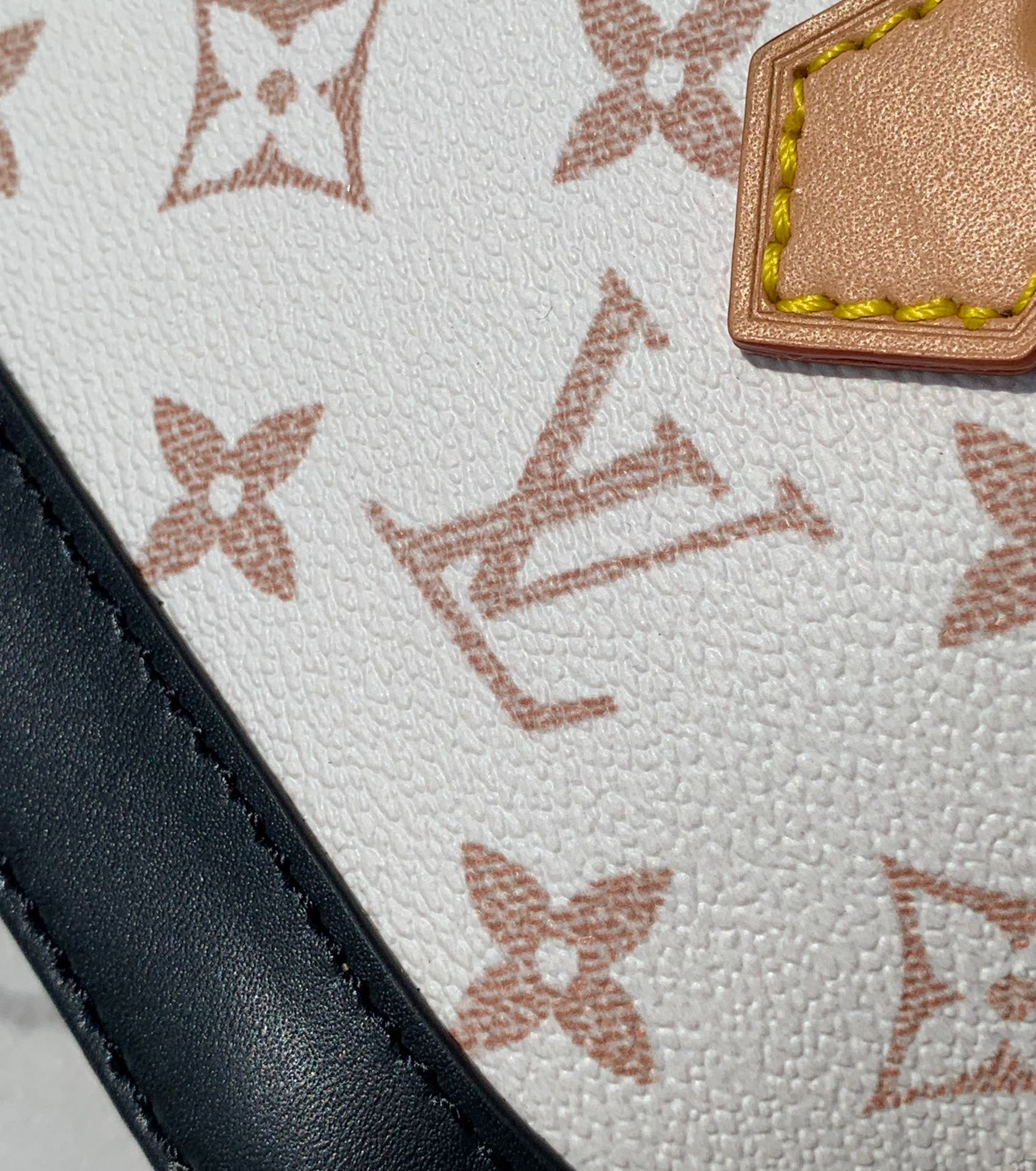 🌼 m82717尺寸：18 x 12 x 8cm🔥🔥这款大家问爆了，出大货啦~2024最新款沙丘系列NA