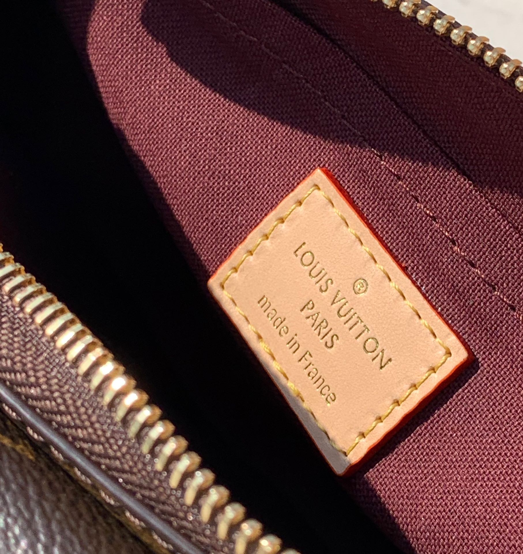 🌼 m46999尺寸:25×15×8cm香港渠道订单！LV骆驼包再掀起风潮，都说时尚是个轮回随着Vint