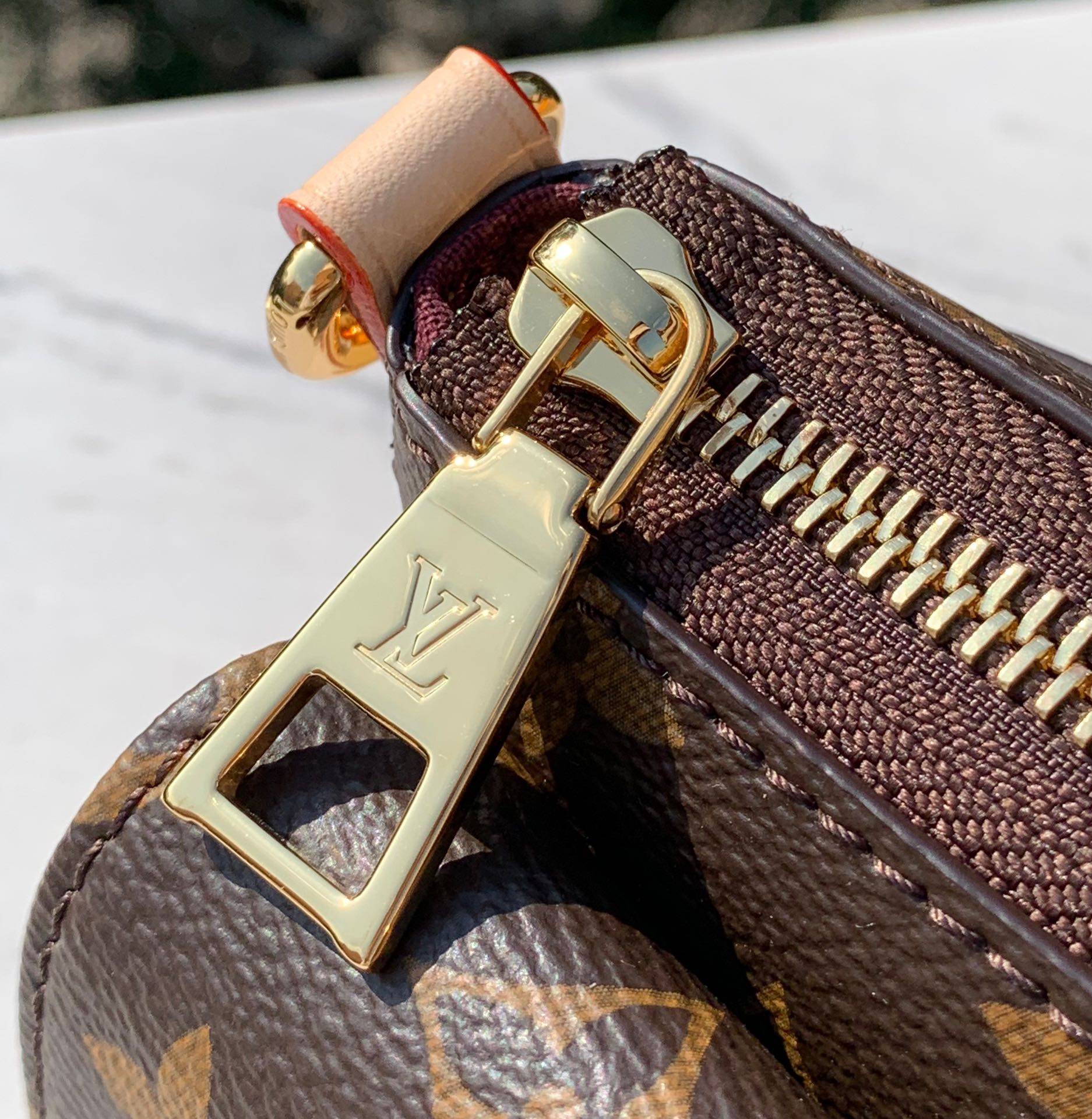 🌼 m46999尺寸:25×15×8cm香港渠道订单！LV骆驼包再掀起风潮，都说时尚是个轮回随着Vint