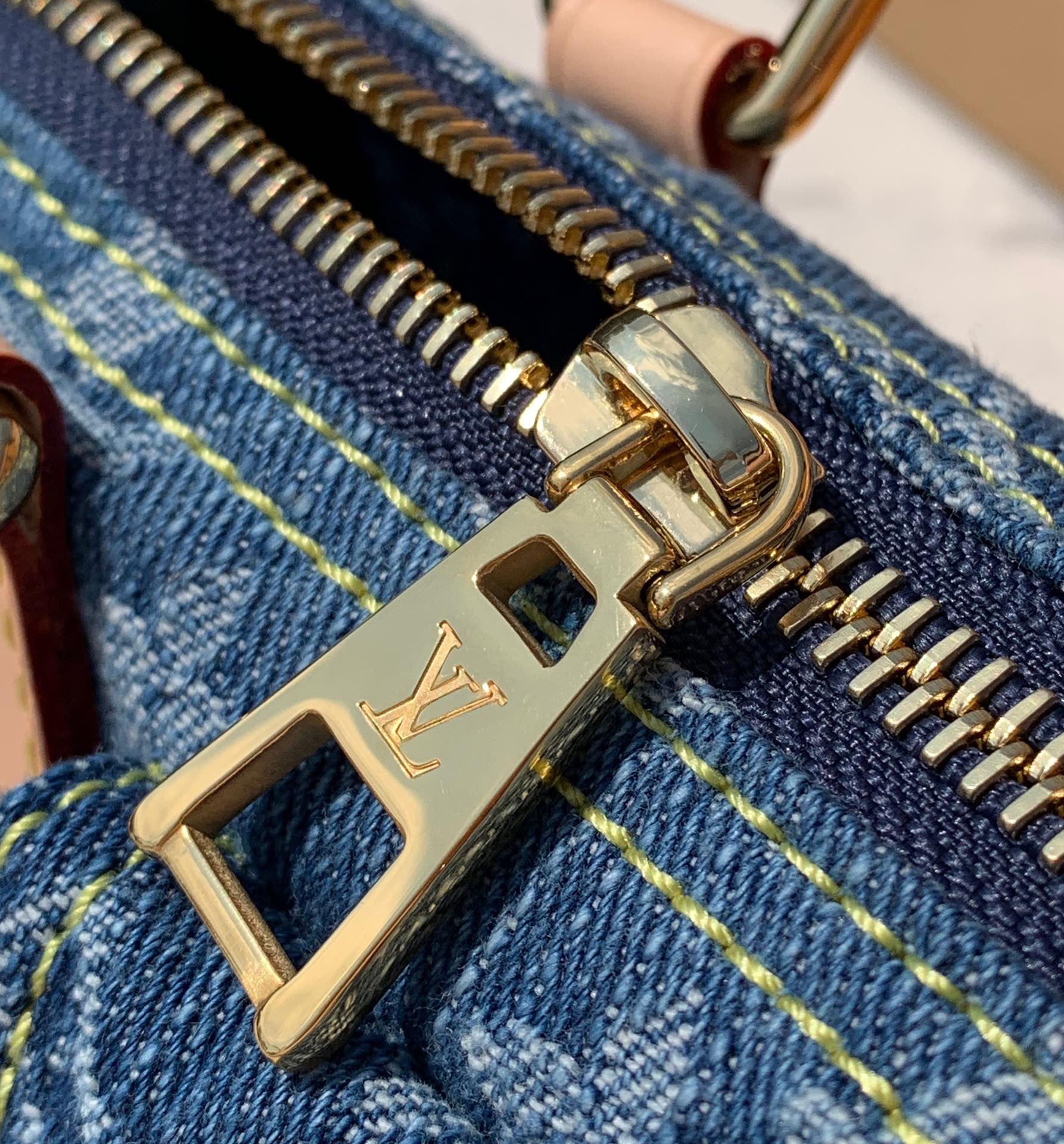 🌼 m82950尺寸：16 x 10 x7.5cm香港渠道订单！Lv24新款小牛仔Nano Speedy