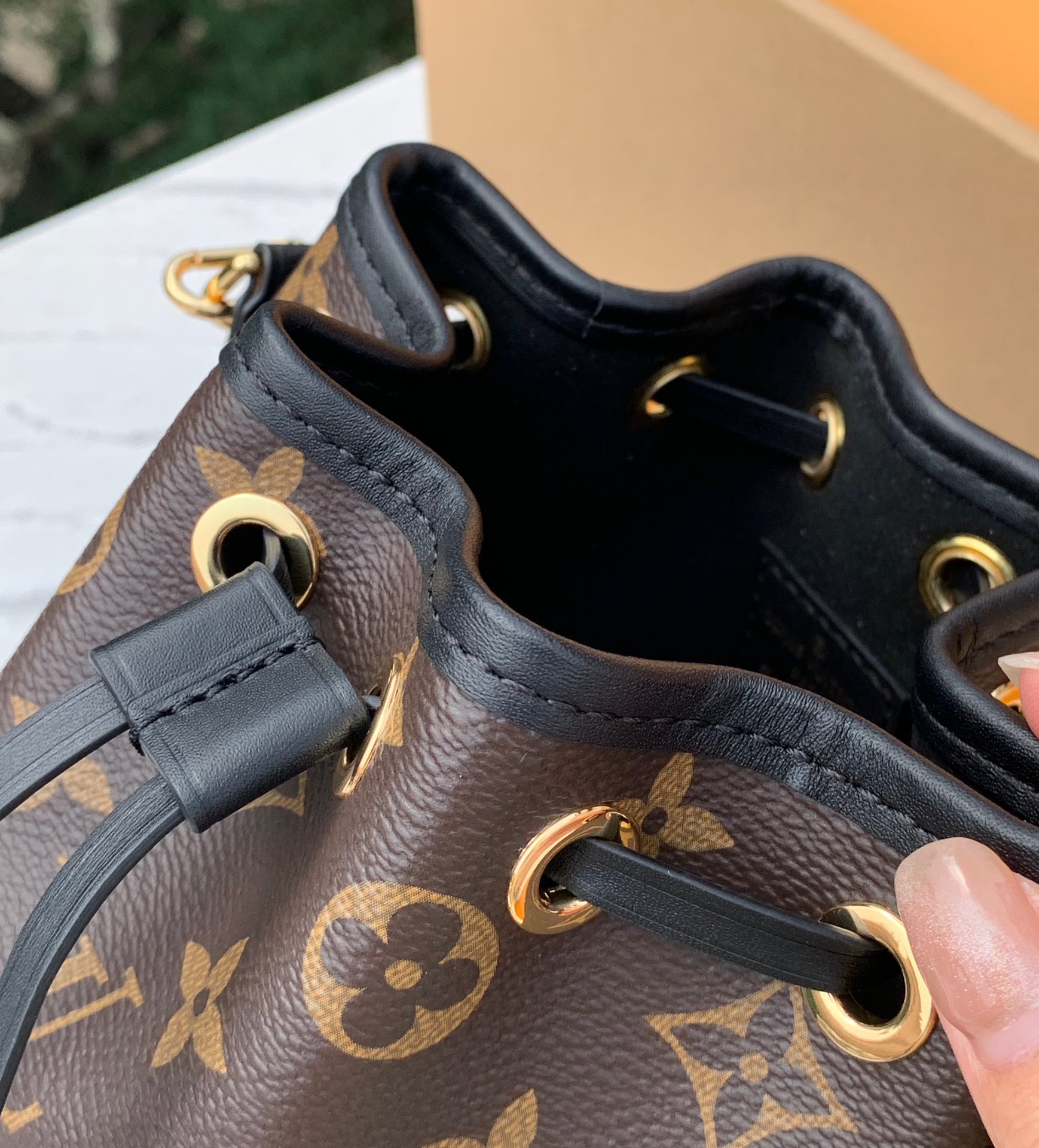 🌼 m83480尺寸：14 x 20.5 x 14cm香港渠道订单！【动态芯片版本】LV 新款M8348