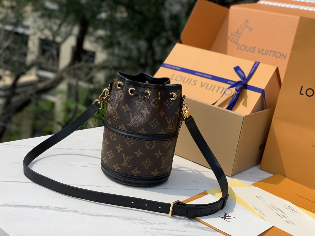 🌼 m83480尺寸：14 x 20.5 x 14cm香港渠道订单！【动态芯片版本】LV 新款M8348