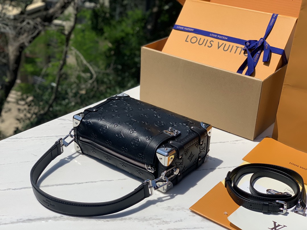 🌼 m21709尺寸21 x 14 x7cm 香港渠道订单！LV M21709 浮雕谷爱凌同款女盒子包，