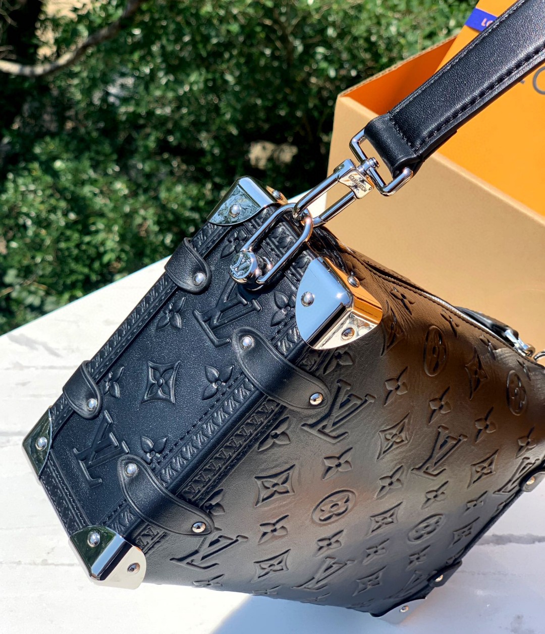 🌼 m21709尺寸21 x 14 x7cm 香港渠道订单！LV M21709 浮雕谷爱凌同款女盒子包，