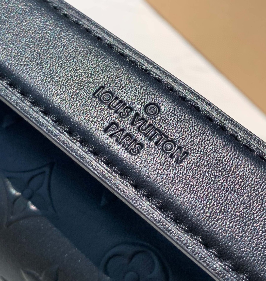 🌼 m21709尺寸21 x 14 x7cm 香港渠道订单！LV M21709 浮雕谷爱凌同款女盒子包，