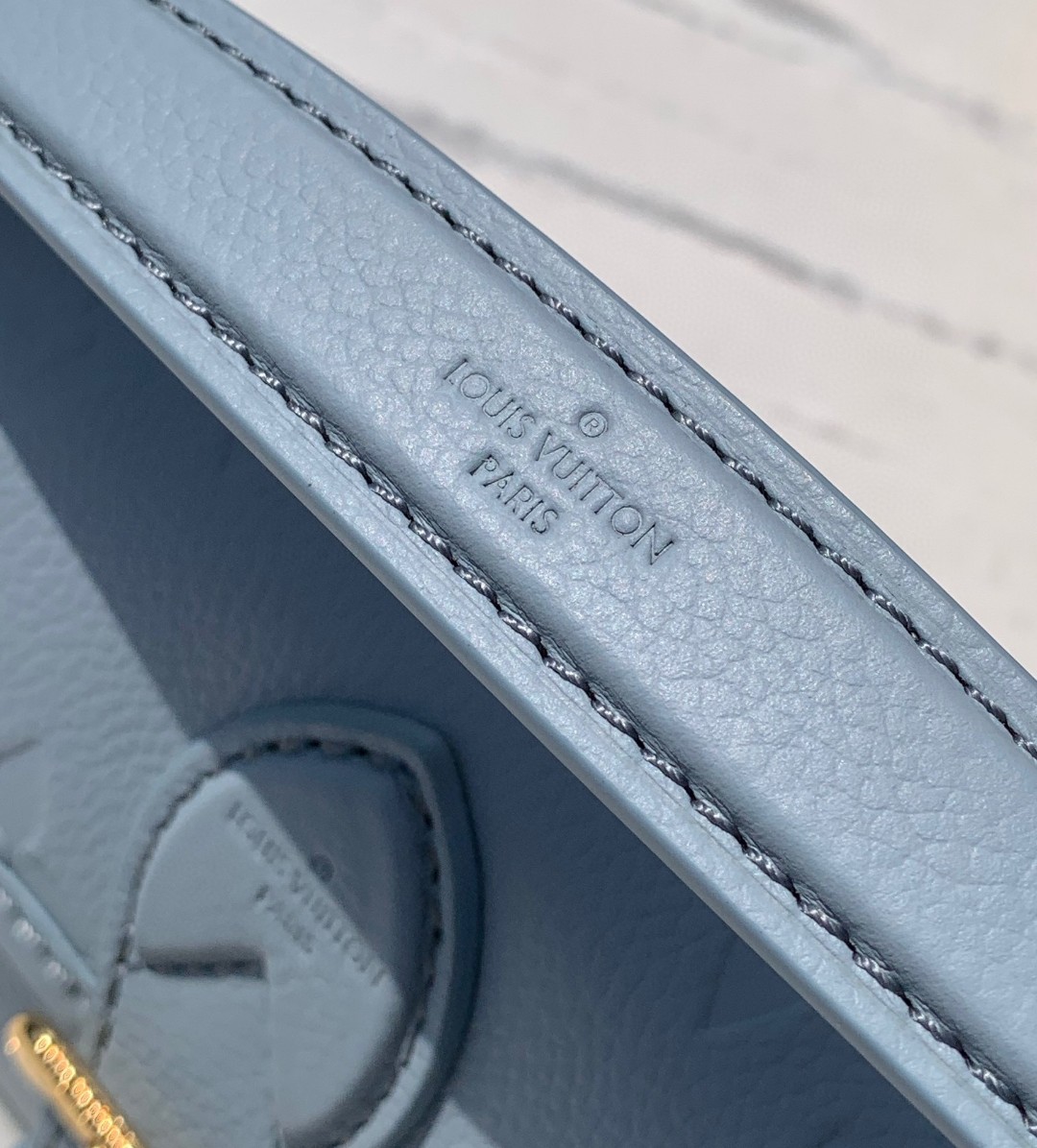 非市场普通货 进口皮料半钢五金 m83592 尺寸：19×10.5×6cmLv新款diane nano法