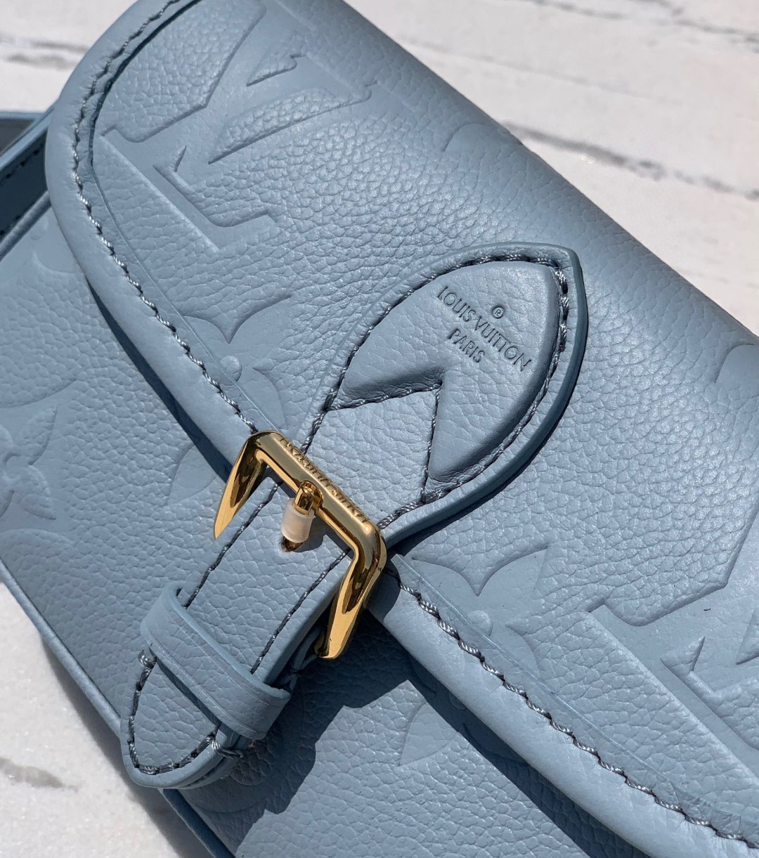 非市场普通货 进口皮料半钢五金 m83592 尺寸：19×10.5×6cmLv新款diane nano法