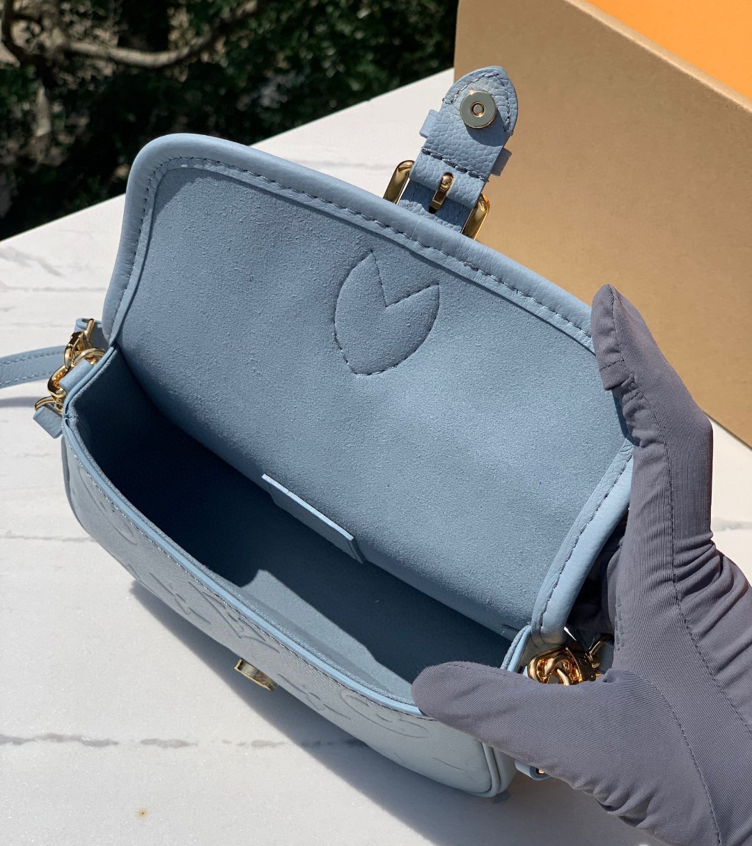 非市场普通货 进口皮料半钢五金 m83592 尺寸：19×10.5×6cmLv新款diane nano法