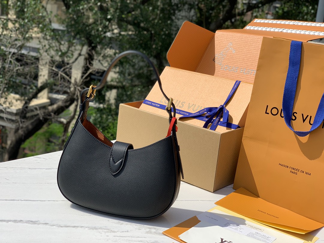 非市场普通货 进口皮料半钢五金m24611尺寸26 x 18 x 7cmLV最新上架Low Key 腋下