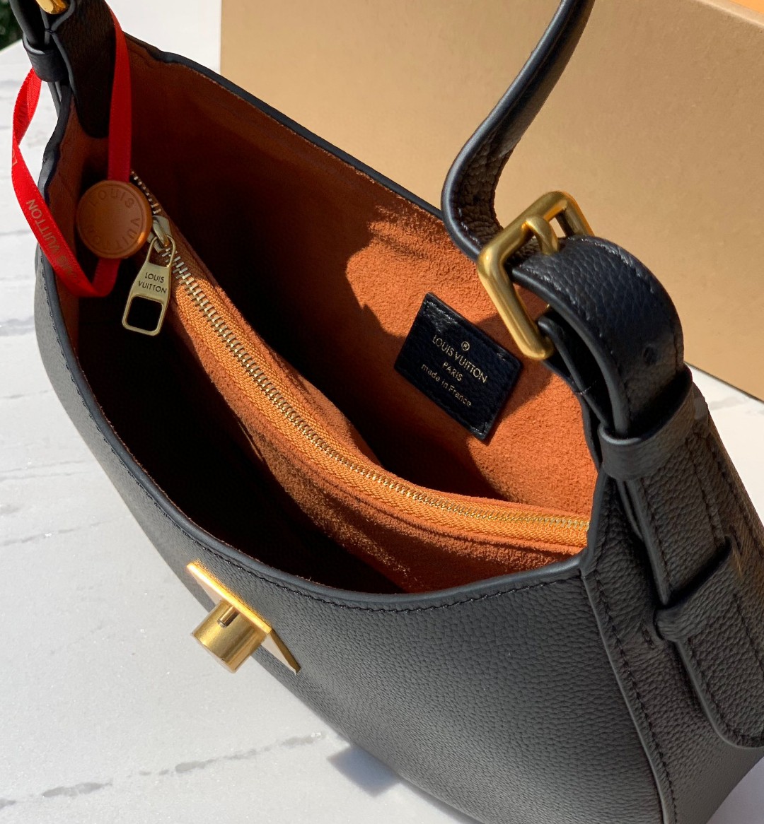 非市场普通货 进口皮料半钢五金m24611尺寸26 x 18 x 7cmLV最新上架Low Key 腋下