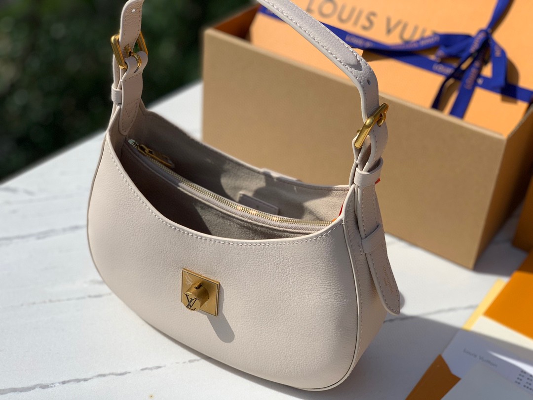 非市场普通货 进口皮料半钢五金 m24990尺寸26 x 18 x 7cmLV最新上架Low Key 腋