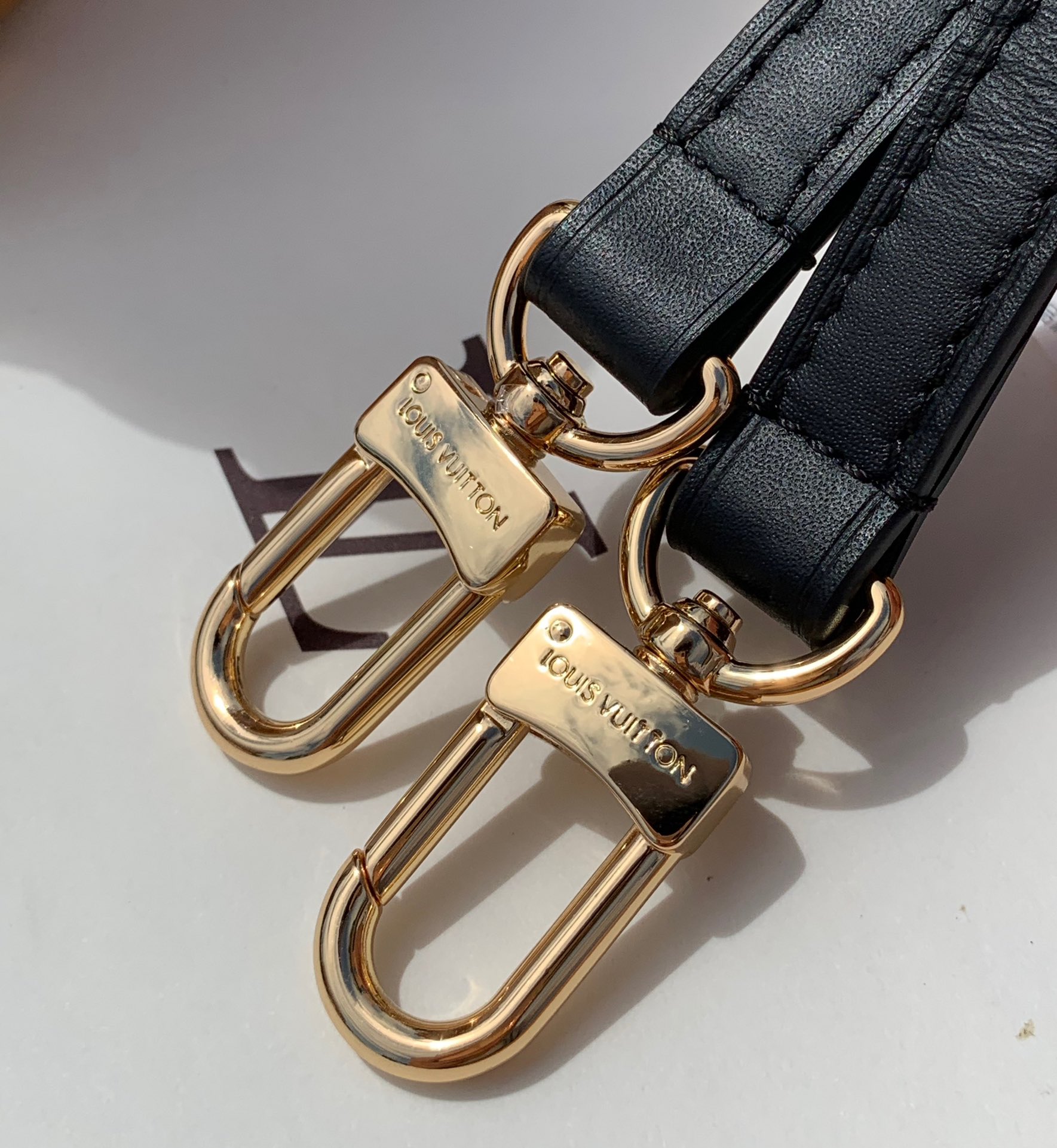 🌼 m46709尺寸21×14×6cm 香港渠道订单！【动态芯片版本】LV24沙丘色谁不爱啊! 刚上市的