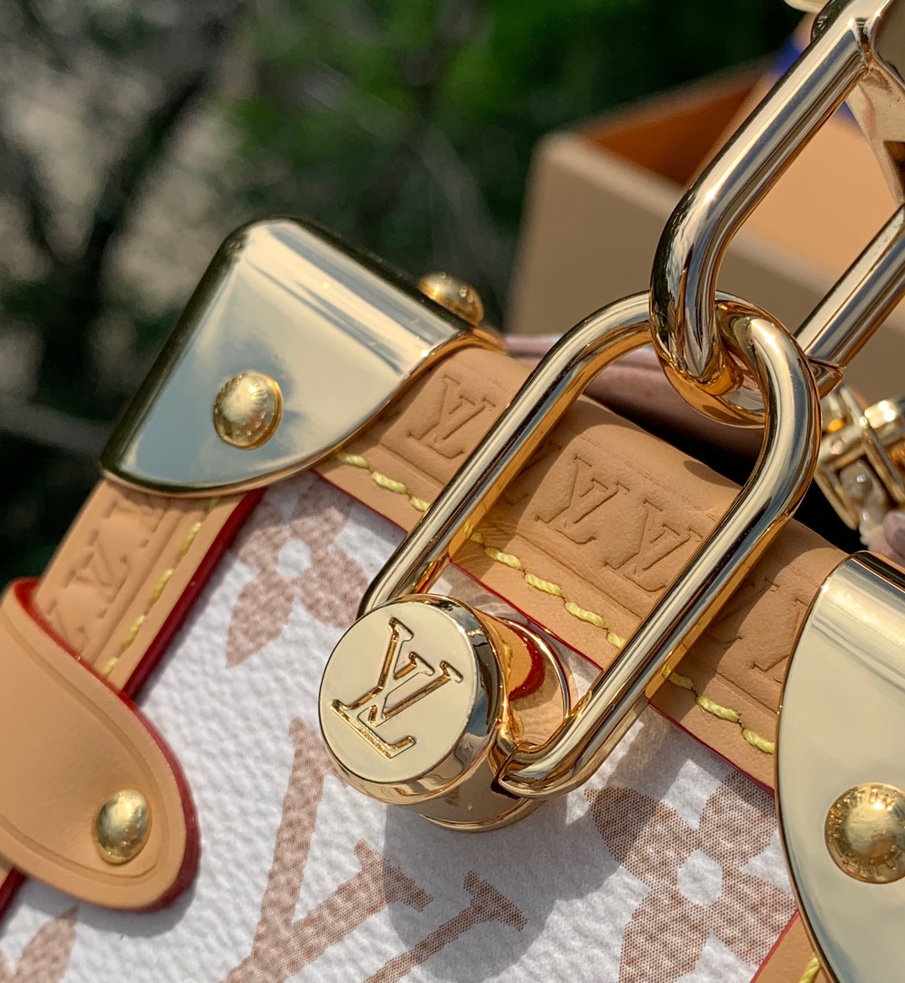 🌼 m46709尺寸21×14×6cm 香港渠道订单！【动态芯片版本】LV24沙丘色谁不爱啊! 刚上市的