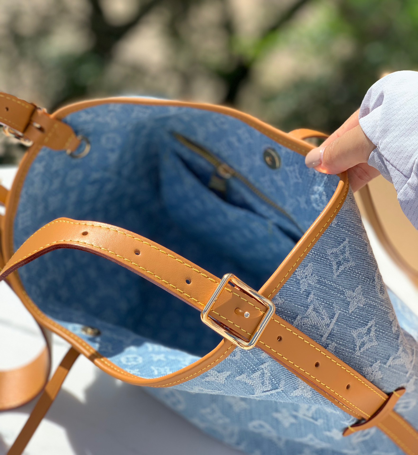 🌼 m11462尺寸：29 × 24 × 12 cm香港渠道订单！ 2024新款Carryall 丹宁牛