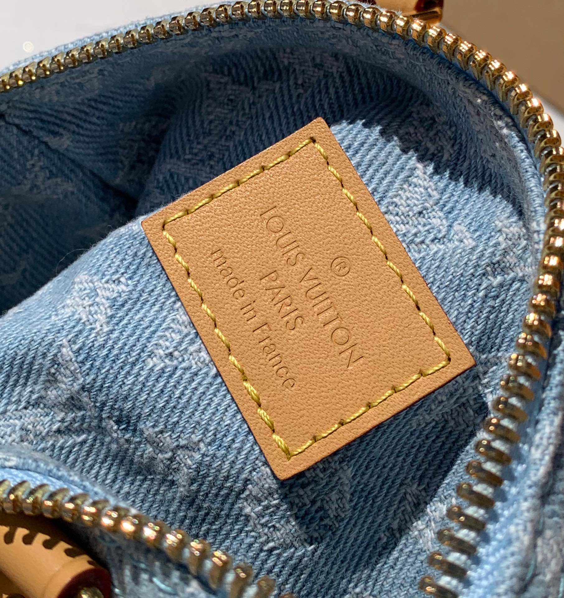 🌼 m11212尺寸：16×10×7.5cm香港渠道订单！24年限量版Nano Speedy牛仔枕头包，