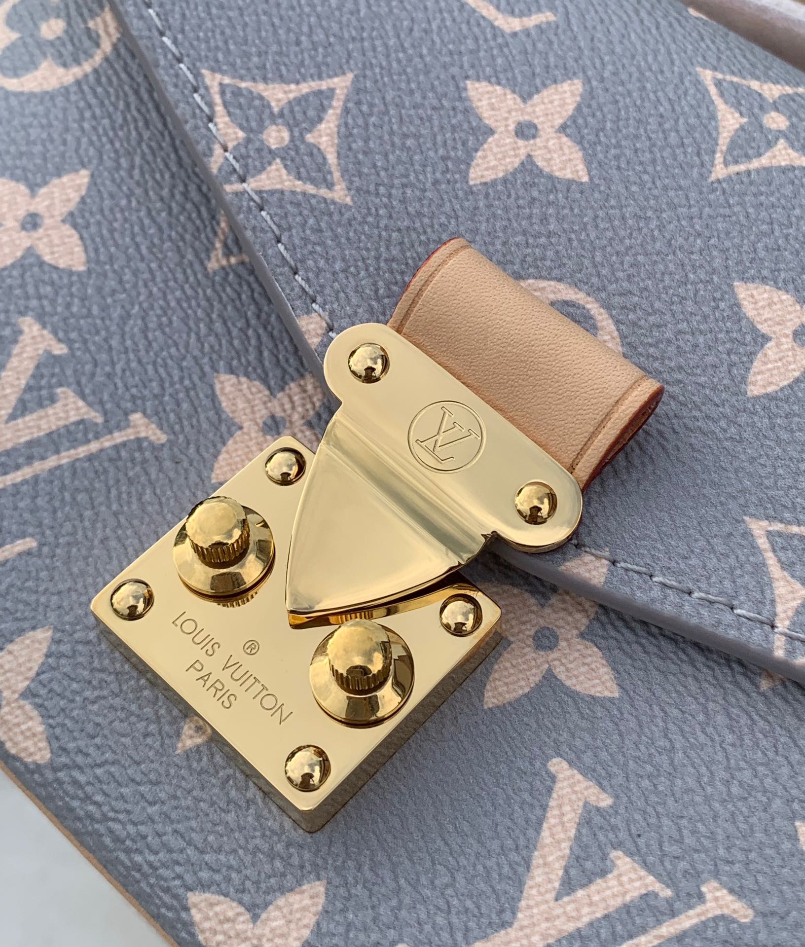 🌼m12429尺寸21.5×13.5×6cm【变码芯片】LV2024秋冬的新品手袋一Metis East