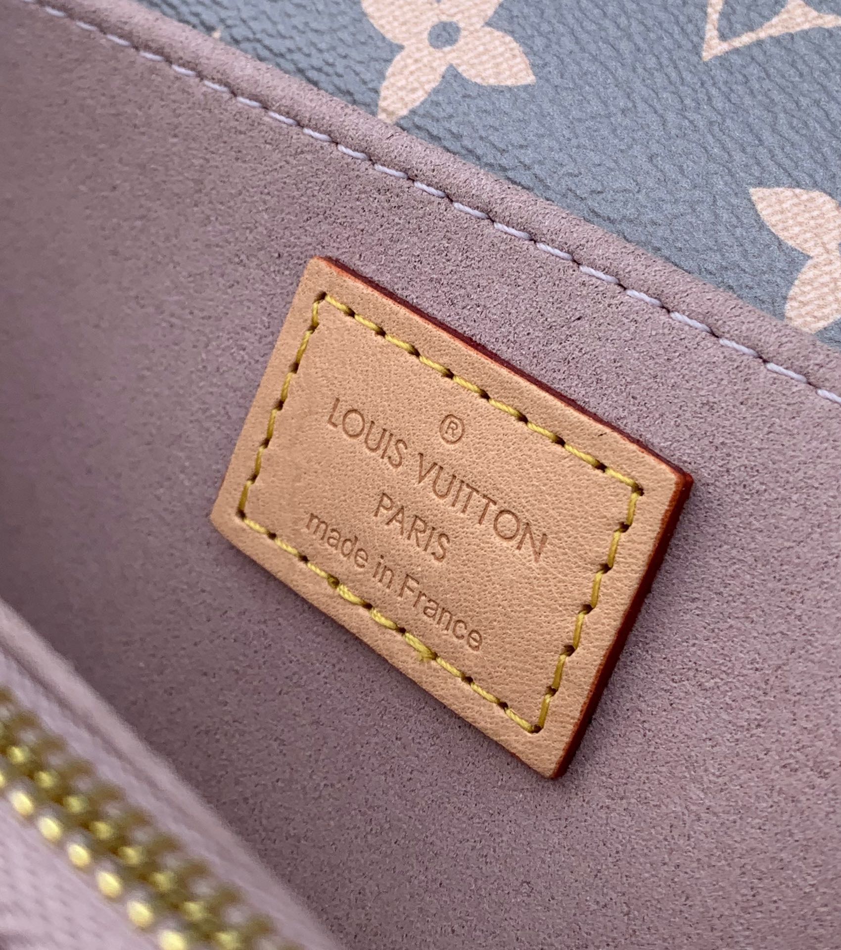 🌼m12429尺寸21.5×13.5×6cm【变码芯片】LV2024秋冬的新品手袋一Metis East