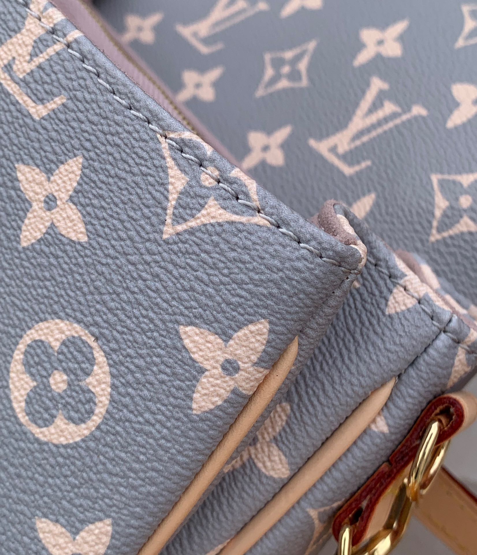 🌼m12429尺寸21.5×13.5×6cm【变码芯片】LV2024秋冬的新品手袋一Metis East