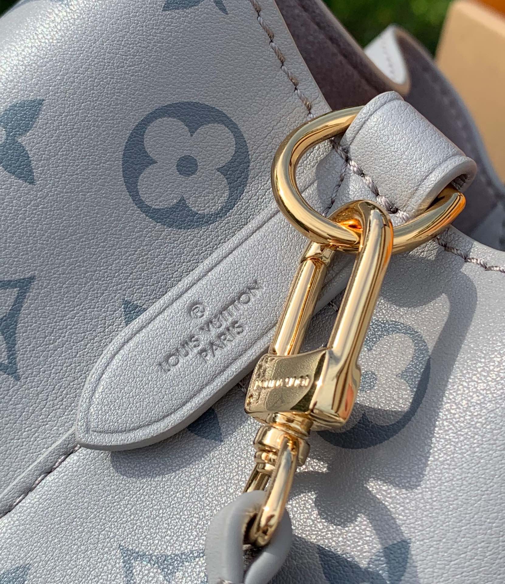 非市场普通货 进口皮料半钢五金m12749尺寸：20×20×13cm【变码芯片】LV2024新款鲨鱼灰N