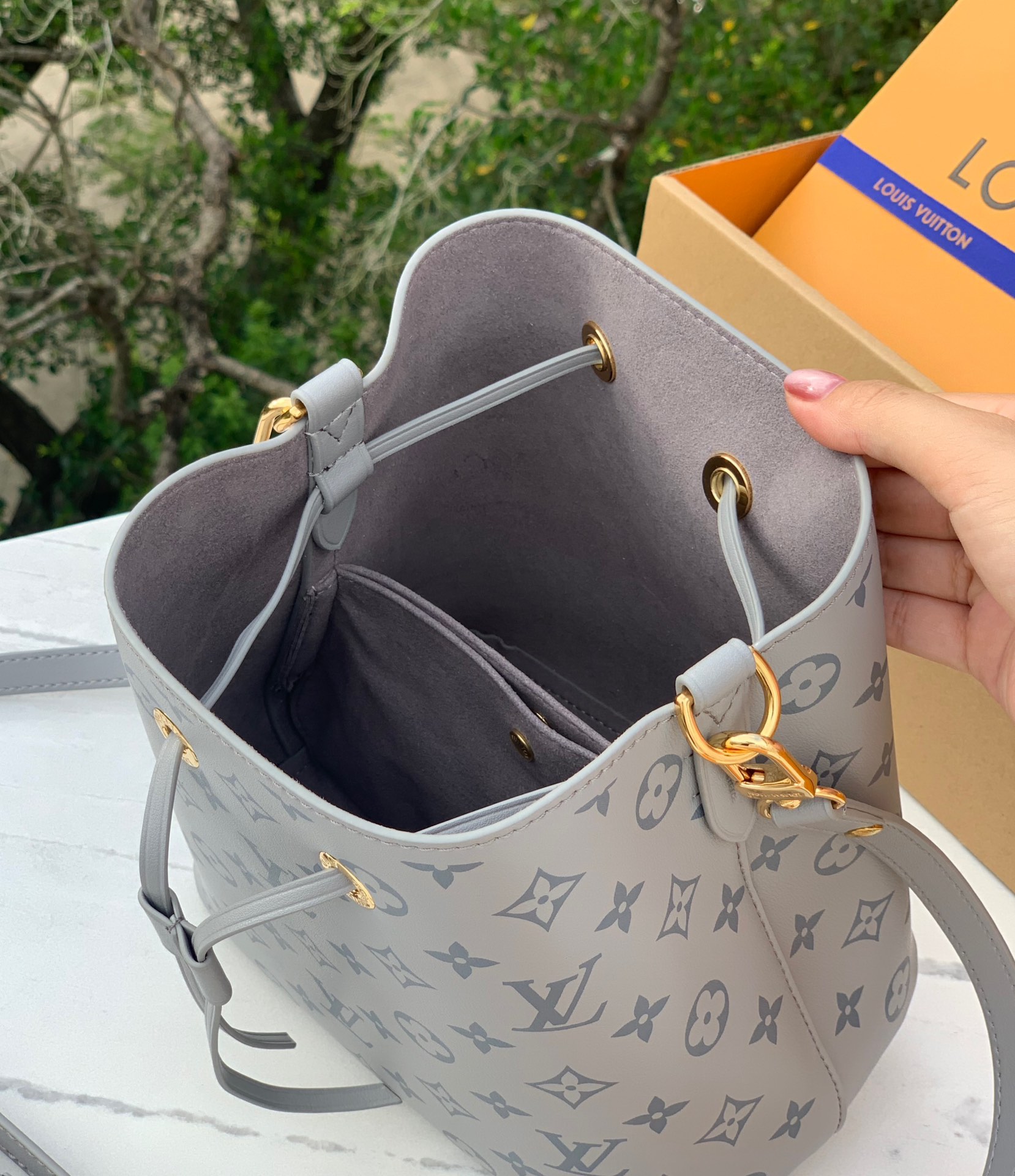 非市场普通货 进口皮料半钢五金m12749尺寸：20×20×13cm【变码芯片】LV2024新款鲨鱼灰N